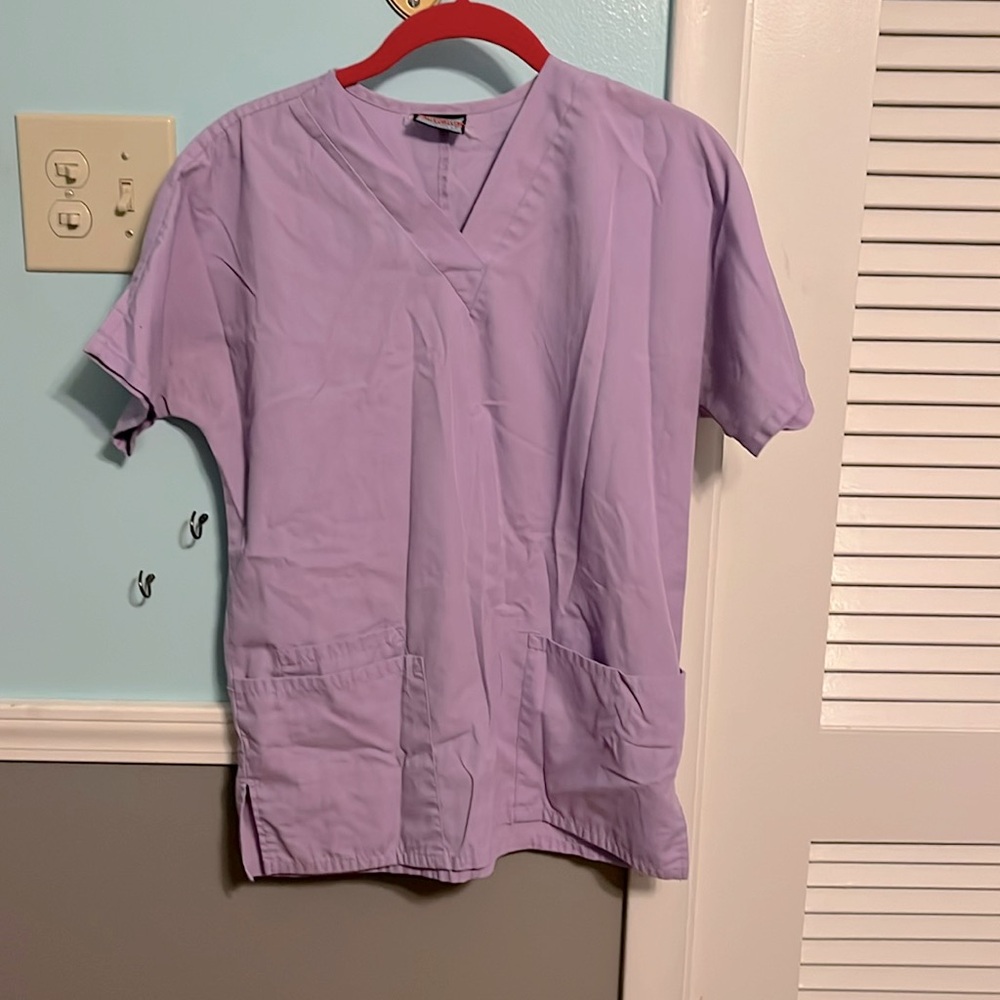 Cherokee Lilac Scrub Top Sz. XS